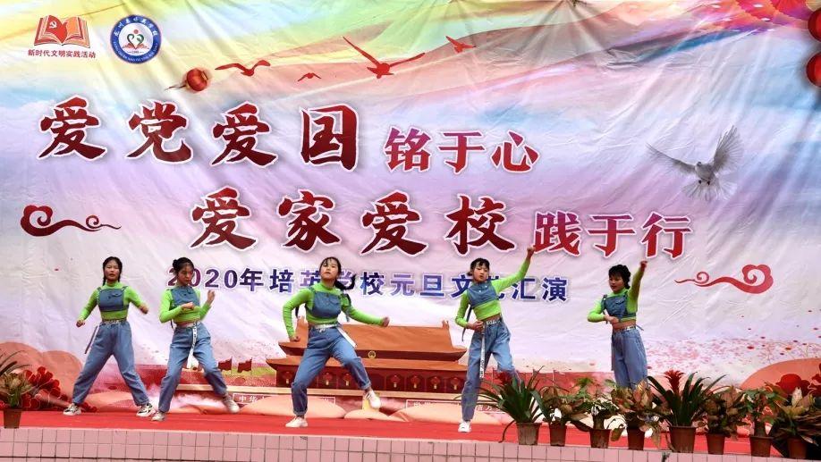 速溶咖啡被称为“抖音最火减肥药”是智商税吗？游戏画面